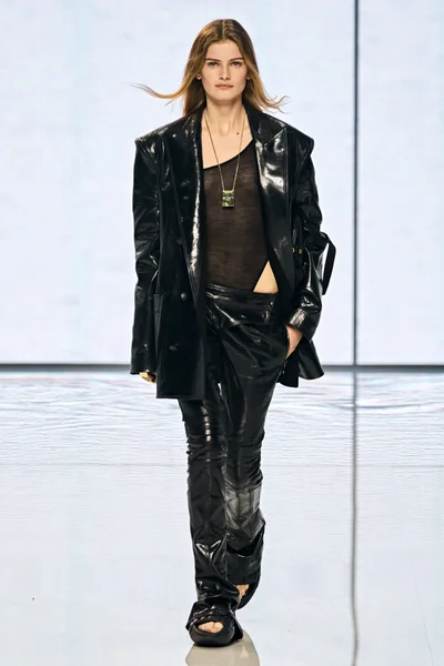 Look 25